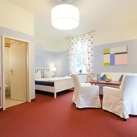 דירה Parkhotel Muldental 3*