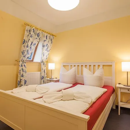 דירה Parkhotel Muldental 3*