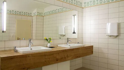 شقة Parkhotel Muldental 3*